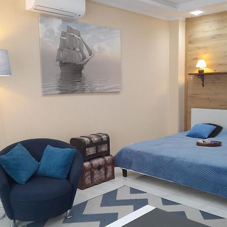Apartament Dwunastka ミエルノ エクステリア 写真