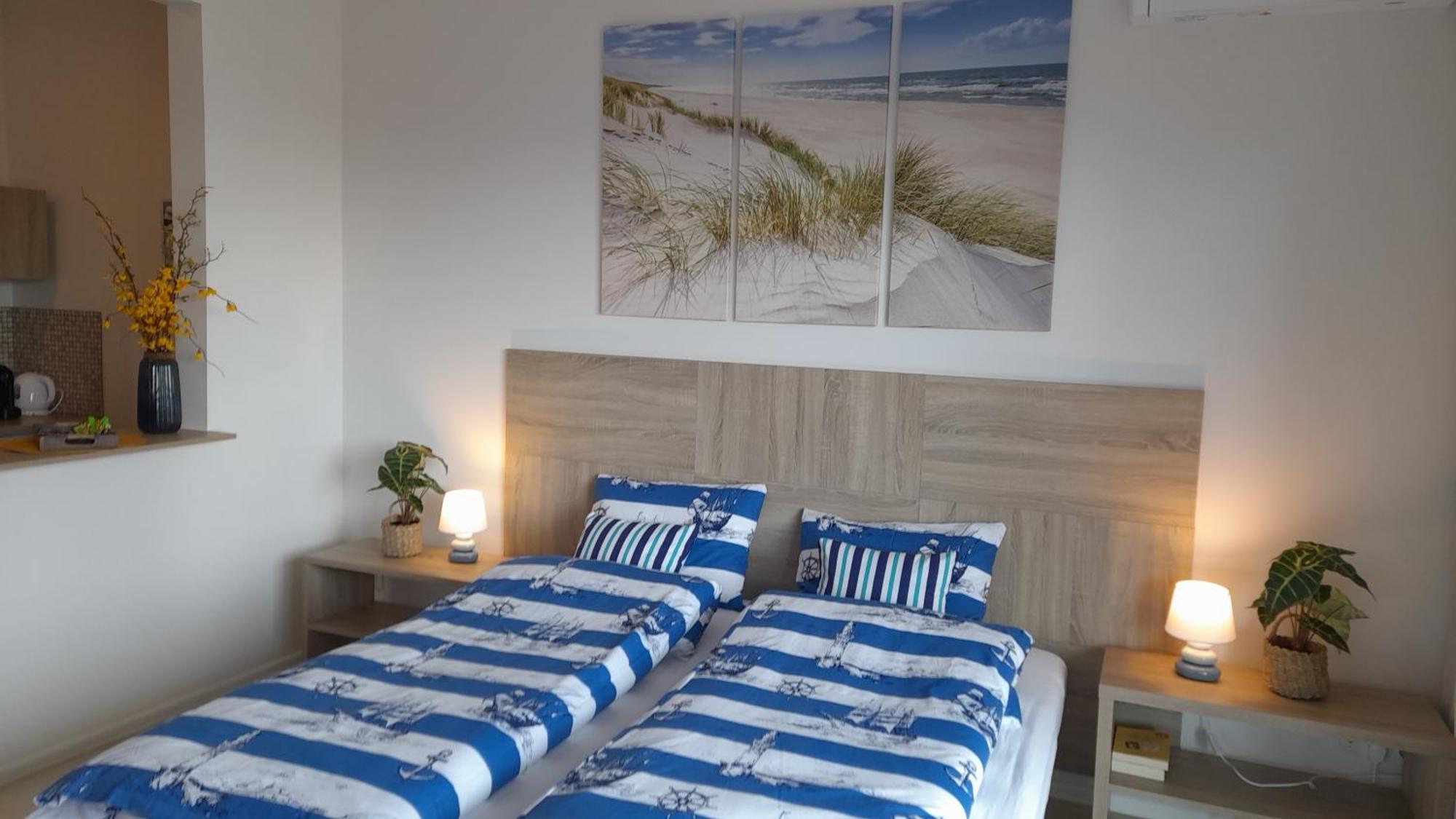Apartament Dwunastka ミエルノ エクステリア 写真