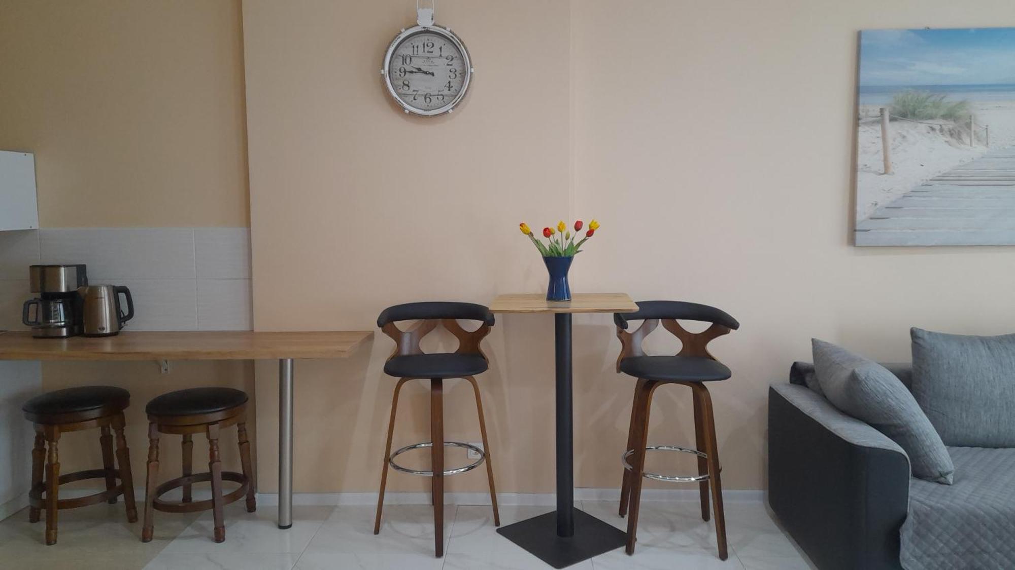 Apartament Dwunastka ミエルノ エクステリア 写真